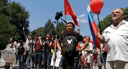 Кадр видео "Итоговая резолюция митинга 1 июля в Краснодаре" пользователя Антона Смертина на YouTube.
