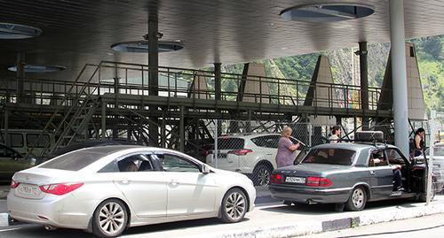 КПП "Верхний Ларс" Фото Алана Wxeh,ftdf для "Кавказского узла"