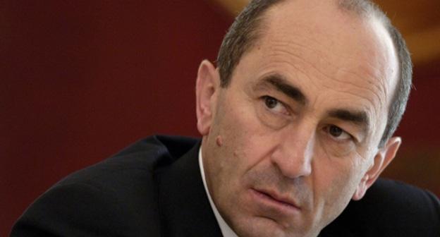 Роберт Кочарян. Фото © Sputnik / Сергей Гунеев
https://ru.armeniasputnik.am/incidents/20180726/13487750/robertu-kocharyanu-predyavleno-obvinenie.html
