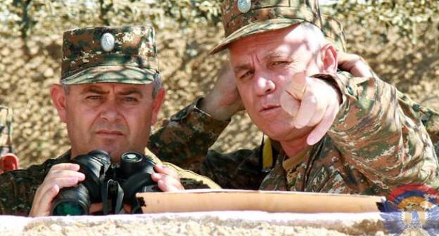 На передовой армии Нагорного Карабаха. Фото http://mil.am/ru/news/5317