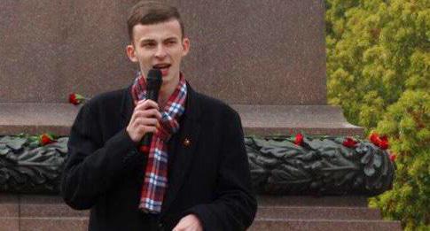 Данил Пеньжин на митинге КПРФ 22 апреля 2018 года у памятника Ленину выступает за возвращение выборов мэров городов. Фото Светланы Кравченко для "Кавказского ухла"