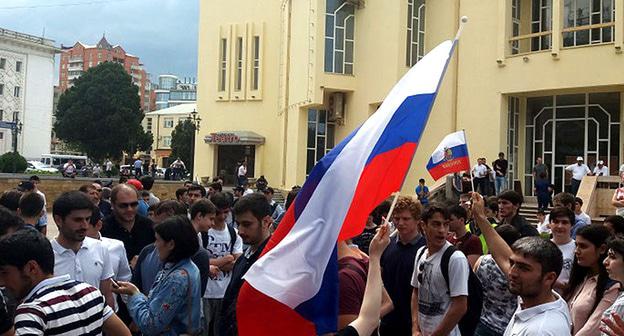 Участники антикоррупционной акции в Махачкале. 12 июня 2017 года, Махачкала. Фото Мурада Мурадова для "Кавказского узла".
