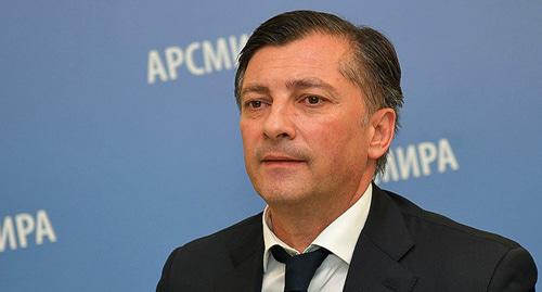 Виталий Габния. Фото © Sputnik / Томас Тхайцук https://sputnik-abkhazia.ru/Abkhazia/20180822/1024775889/vice-prezident-abxazii-zayavil-ob-otstavke.html
Виталий Габния. Фото © Sputnik / Томас Тхайцук https://sputnik-abkhazia.ru/Abkhazia/20180822/1024775889/vice-prezident-abxazii-zayavil-ob-otstavke.html