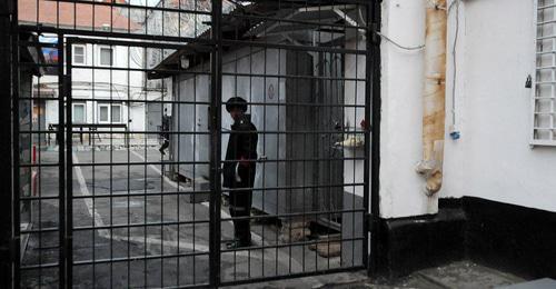 Следственный изолятор. Фото © Елена Синеок. ЮГА.ру