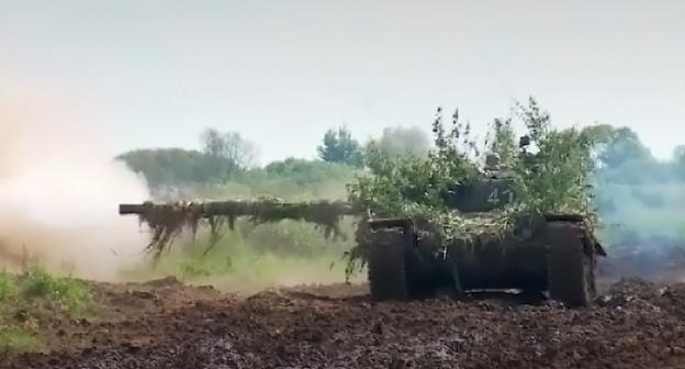 Фото: кадр видео Минобороны РФ


Читать далее: https://sputnik-abkhazia.ru/video/20180903/1024894500/takticheskoe-uchenie-motostrelkovogo-i-artillerijskogo-soedinenij-baltijskogo-flota.html https://sputnik-abkhazia.ru/video/20180903/1024894500/takticheskoe-uchenie-motostrelkovogo-i-artillerijskogo-soedinenij-baltijskogo-flota.html