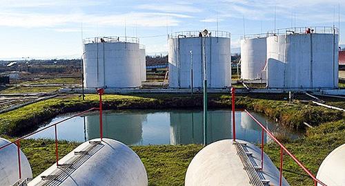 Нефтезавод в селе Берикей. Фото: пресс-служба Народного собрания Республики Дагестан. http://www.nsrd.ru/pub/novosti/deputati_respublikanskogo_parlamenta_izuchili_12_01_2018 Нефтезавод в селе Берикей. Фото: пресс-служба Народного собрания Республики Дагестан. http://www.nsrd.ru/pub/novosti/deputati_respublikanskogo_parlamenta_izuchili_12_01_2018