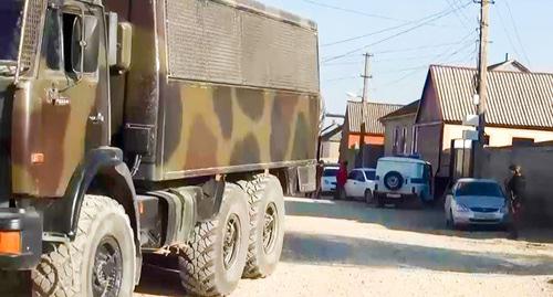 Спецтехника на улице Дагестанского сления. Фото http://nac.gov.ru/terrorizmu-net/v-respublike-dagestan-po-faktu-posyagatelstva-na-zhizn.html#&gid=1&pid=1 Спецтехника на улице Дагестанского сления. Фото http://nac.gov.ru/terrorizmu-net/v-respublike-dagestan-po-faktu-posyagatelstva-na-zhizn.html#&gid=1&pid=1