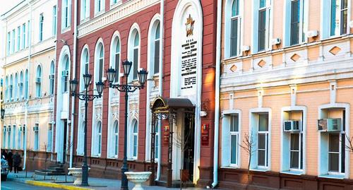 Мэрия Астрахани. Фото: пресс-служба администрации Астрахани. http://news.astrgorod.ru/news/meriya-astrahani-rabotaet-v-obychnom-rezhime