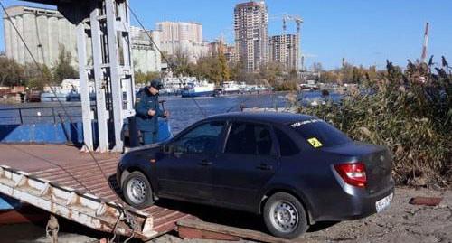 Эвакуация автомобилей с Зеленого острова. Ноябрь 2018 года. Фото пресс-службы управления МЧС по Ростовской области, http://61.mchs.gov.ru/operationalpage/operational/item/7674845/