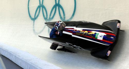Бобслей. Фото Tim Hipps, https://ru.wikipedia.org/wiki/Бобслей#/media/File:USA_I_in_heat_1_of_2_man_bobsleigh_at_2010_Winter_Olympics_2010-02-20.jpg Бобслей. Фото Tim Hipps, https://ru.wikipedia.org/wiki/Бобслей#/media/File:USA_I_in_heat_1_of_2_man_bobsleigh_at_2010_Winter_Olympics_2010-02-20.jpg