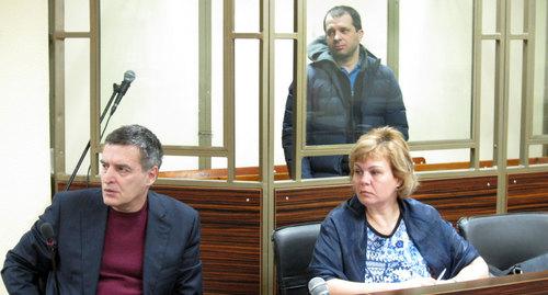Андрей Виноградов и его адвокаты. Фото Константина Волгина для "Кавказского узла"
Андрей Виноградов и его адвокаты. Фото Константина Волгина для "Кавказского узла"