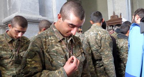 Обряд крещения в соборе Святого Христа Всеспасителя в городе Шуши. Фото Алвард Григорян для "Кавказского узла"