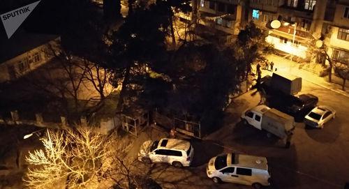 На месте обнаружения подозрительного предмета в Баку. Фото © Sputnik / Yelena Starostina https://az.sputniknews.ru/incidents/20190209/419340678/v-bakinskom-dvore-najdena-ruchnaja-granata.html На месте обнаружения подозрительного предмета в Баку. Фото © Sputnik / Yelena Starostina https://az.sputniknews.ru/incidents/20190209/419340678/v-bakinskom-dvore-najdena-ruchnaja-granata.html