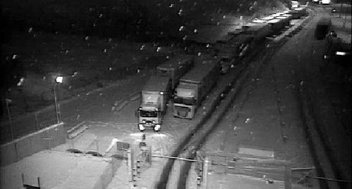 Очередь грузовиков на КПП "Верхний Ларс". Фото: скриншот веб-камеры https://vlars.ru/pages/3-we