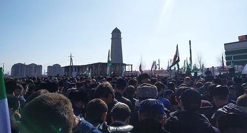 Митинг в Магасе. 26 марта 2019 г. Фото Умара Йовлоя для "Кавказского узла" Митинг в Магасе. 26 марта 2019 г. Фото Умара Йовлоя для "Кавказского узла"