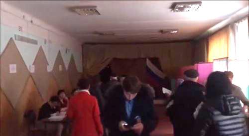 На одном из участков в Икрянинском районе Астраханской области. Скриншот видео ассоциации "Голос", https://www.facebook.com/watch/?v=333804620824084 На одном из участков в Икрянинском районе Астраханской области. Скриншот видео ассоциации "Голос", https://www.facebook.com/watch/?v=333804620824084