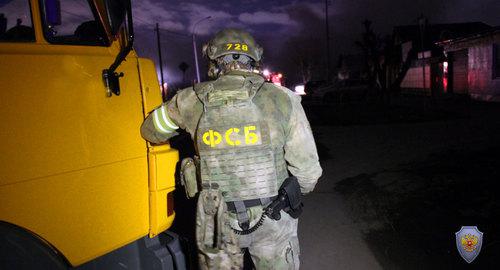 Сотрудник спецслужб Фото Пресс-служюа НАК http://nac.gov.ru/kontrterroristicheskie-operacii/v-tyumeni-neytralizovany-bandity-svyazannye-s.html#&gid=1&pid=3 Сотрудник спецслужб Фото Пресс-служюа НАК http://nac.gov.ru/kontrterroristicheskie-operacii/v-tyumeni-neytralizovany-bandity-svyazannye-s.html#&gid=1&pid=3