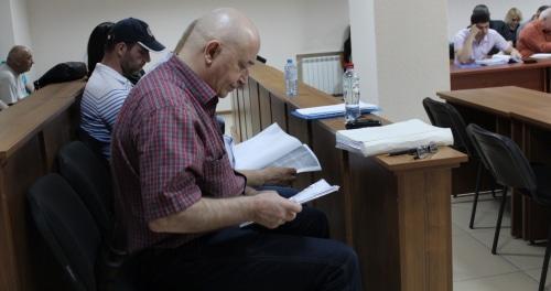 Адвокаты подсудимых изучают материалы уголовного дела. Фото Эммы Марзоевой для "Кавказского узла".