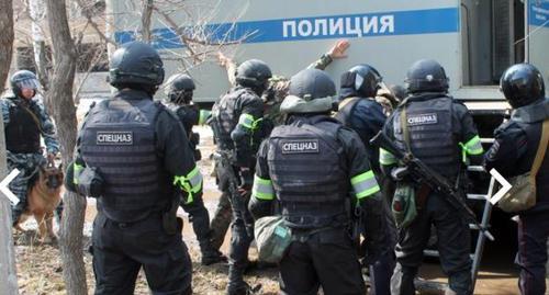 Сотрудники спецслужб. Фото http://nac.gov.ru/antiterroristicheskie-ucheniya/operativnym-shtabom-v-altayskom-krae-provedeno-0.html Сотрудники спецслужб. Фото http://nac.gov.ru/antiterroristicheskie-ucheniya/operativnym-shtabom-v-altayskom-krae-provedeno-0.html