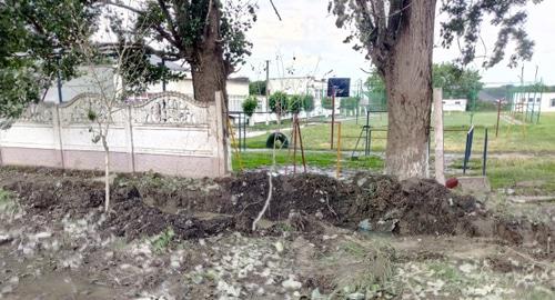 На месте взрыва в селении Дугулубгей. 13.06.2019 г. Фото: Людмила Маратова для "Кавказского узла" На месте взрыва в селении Дугулубгей. 13.06.2019 г. Фото: Людмила Маратова для "Кавказского узла"