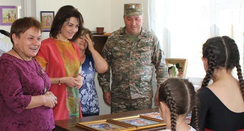 Жители Мехакавана на встрече с первой леди Армении Анной Акопян (вторая слева). 24 июня 2019 г. Фото Алвард Григорян для "Кавказского узла"