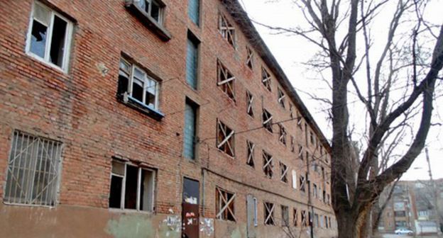 Аварийным дом на Пороховой улице. Астрахань, февраль 2014 г. Фото Елены Гребенюк для "Кавказского узла".