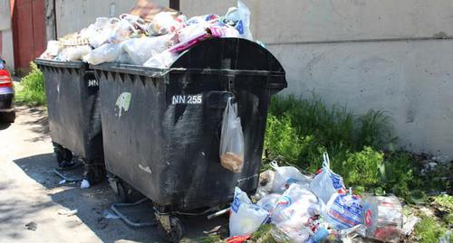 Мусорный контейнер в Ереване. Май 2019 года. Фото Тиграна Петросяна для "Кавказского узла"