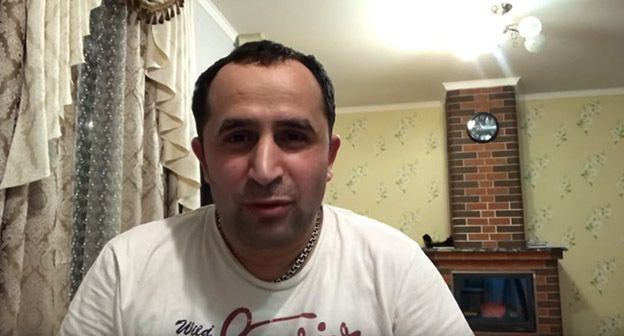 Блогер Эльвин Исаев. Скриншот видео 
Эльвин Исаев https://www.youtube.com/watch?v=TLHDgtp6IAg
