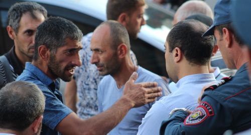 Сотрудники компании "Санитек". Фото Тиграна Петросяна для "Кавказского узла".