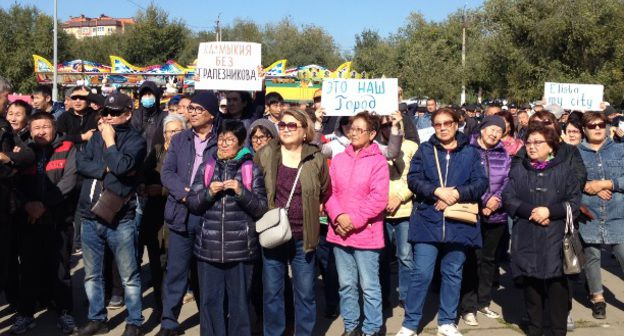 Митинг в Элисте против назначения Дмитрий Трапезникова. Фото Алены Садовской для "Кавказского узла"
