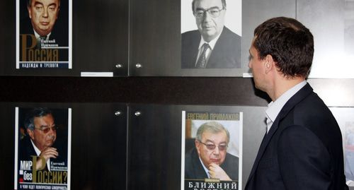 На выставке «Евгений Примаков: Человек и Политик» в Баку. Фото: Павел Гнусарев, РИКЦ в Баку http://aze.rs.gov.ru/ru/news/57403 На выставке «Евгений Примаков: Человек и Политик» в Баку. Фото: Павел Гнусарев, РИКЦ в Баку http://aze.rs.gov.ru/ru/news/57403