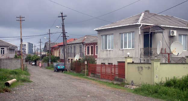Улица в Поти, Грузия. Фото: Aktron, https://commons.wikimedia.org/wiki/Category:Poti,_Georgia#/media/File:Poti,_ulice.jpg
