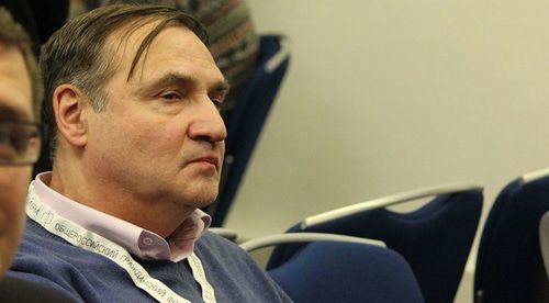 Андрей Бузин. Фото пресс-службы движения "Голос". https://www.facebook.com/golosinfo/photos/a.1300516733312806/1300539523310527/?type=3&__xts__%5B0%5D=68.ARAKgB14t6eac1k1jAt5gu3Q_0-_3ZfPUH-IPE1-KXbG_AB2JnyUuTf40juBMAzRlDrQF5MPBlxZ9aZ28u1e7CdXrT3xaRLUT8gYpER50WOfXgvqv2TQ6LNYJDtYA3i2ppJmNXvQl_t27HEKv407fz9qQq2pbyc0TIAnZZaobrTj9yMzVvWUng70pL7l36kB0UHttf3cK_h4vAN2YagFCuwKdLYFFCAZi0ayVSE1Y1CLCJ7UlDsss6iNsCWOdBvvroTMIiBPgZt_ZtxGMZwBobUIprEBvlwx0RbzQQKNxMeSNitNEOgSBrdN3MlZMXGGWta3lKPxDaRw95MkN2yf04_dY_ACKDZZ2CThiaG2RxYA0N-KcDlhfxp-sKoxNZZ6tHSaVVOYR0ajpUkMYY_gPUbho87nNdIkTNpDmIW93HhBZlw&__tn__=-R