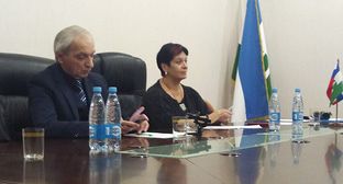 Тамерлан Камболов и Мадина Хакуашева во время встречи в Нальчике. Фото Людмилы Маратовой для