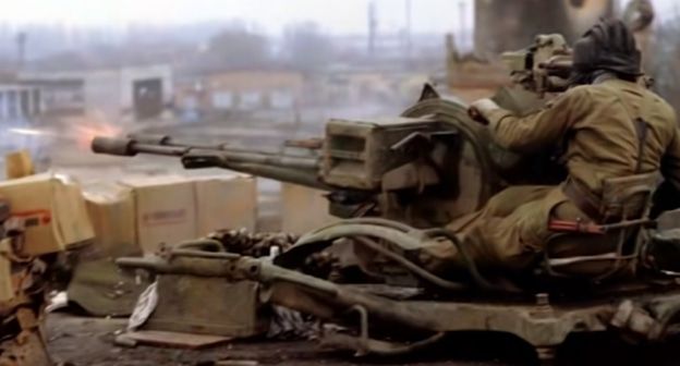 Боевые действия в Грозном. Фото: кадр видео "Это был ад на земле": воспоминания о первой чеченской войне" канала Радио Свобода https://www.youtube.com/watch?v=BHjbaZIEosY
