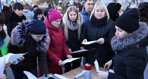 Встреча администрации города Ростова-на-Дону с жителями микрорайона Темерник. Фото: официальный портал городской думы и администрации Ростова-на-Дону https://www.rostov-gorod.ru/press_room/news/8875/88609/