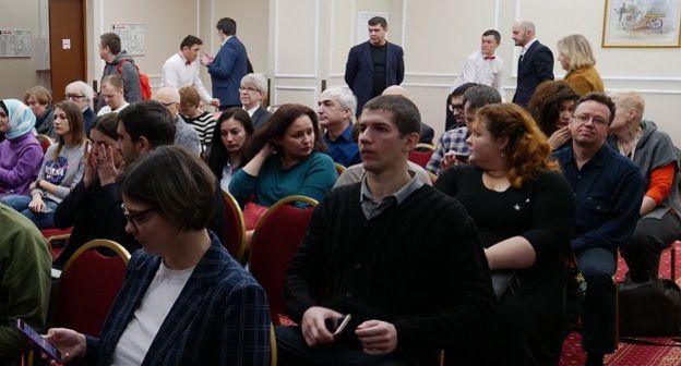 Участники церемонии награждения премией Ахмеднабиева. Фото "Кавказского узла"