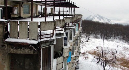 Второй корпус проблемного дома на улице Горная в Лермонтове. Фото Вячеслава Ященко для "Кавказского узла"