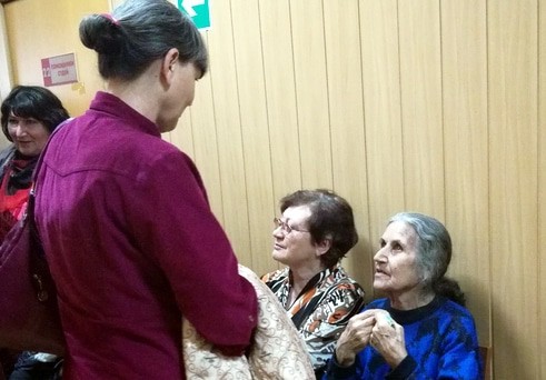 Общение верующих в коридоре суда. Волгоград, 21 февраля 2020 года. Фото Татьяны Филимоновой для "Кавказского узла".