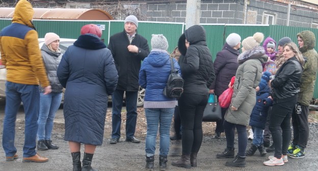 Участники схода в Шахтах. Фото Вячеслава Прудникова для "Кавказского узла".