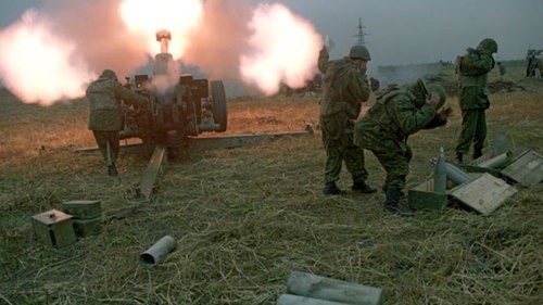 Стрельбы. Кадр видео ТК "Звезда" https://m.tvzvezda.ru/search/9/945/?q=Артиллерия