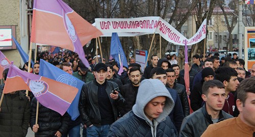 Шествие политического блока "Свободная Родина" - Единый гражданский альянс. Степанакерт, Нагорный Карабах. 26 февраля 2020 год. Фото Алвард Григорян для "Кавказского узла"