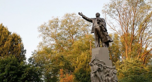 Памятник Ленину в Вишняковском сквере © Фото пресс-службы администрации Краснодара
