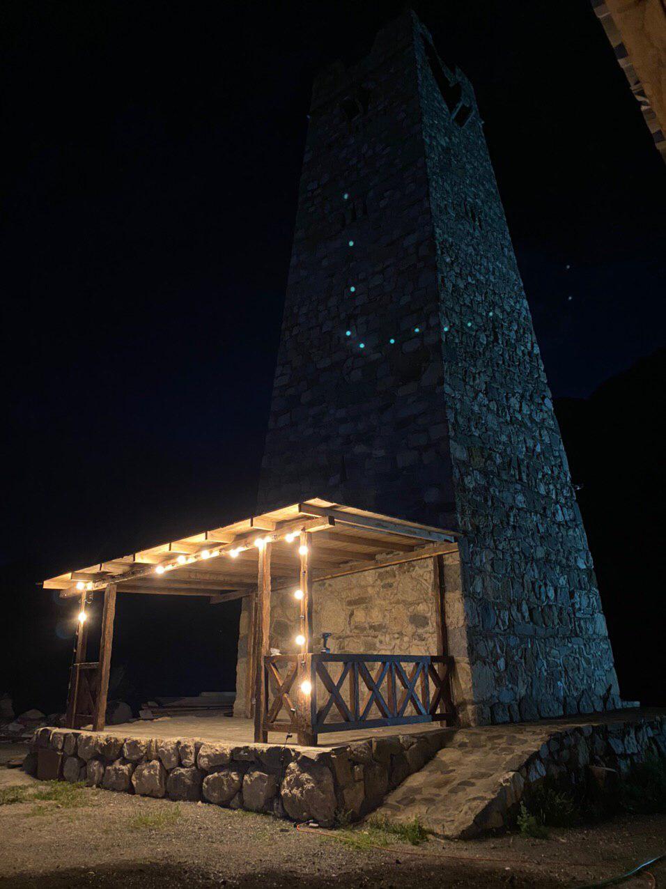 Кинотеатр под открытым небом в горах Северной Осетии. Фото Заура Цаллагова