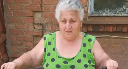 Жительница Прохладного во время пикета. Фото Людмилы Маратовой для "Кавказского узла"