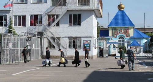 На территории колонии в Ростовской области. Фото: Пресс-служба ГУФСИН России по Ростовской области
 http://www.fsin.gov.ru/news/index.php?ELEMENT_ID=47915