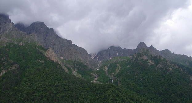 Цейское ущелье. Фото 
LxAndrew https://ru.wikipedia.org/wiki/Цей