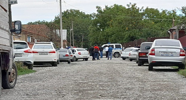 На месте проведения КТО по улице Шефская в селе Троицкое. Ингушетия, 23 августа 2020 года. Фото Умара Йовлоя для "Кавказского узла"