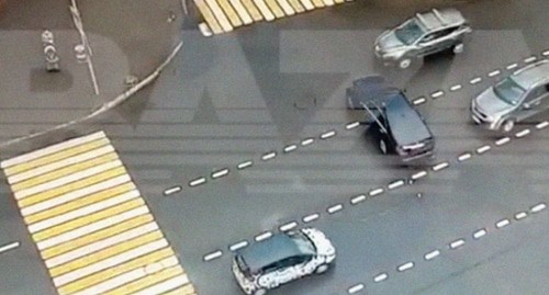 За секунду до столкновения. скриншот видео с камеры налюдения, опубликованного Baza/Telegram.org.
