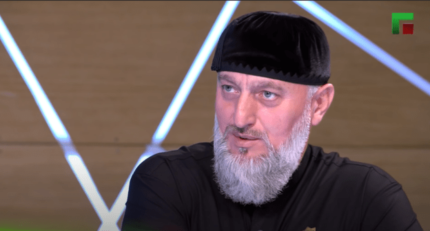Советник главы Чечни, депутат Госдумы России Адам Делимханов. Стоп-кадр видео https://youtu.be/ofAzWw_aW7g
